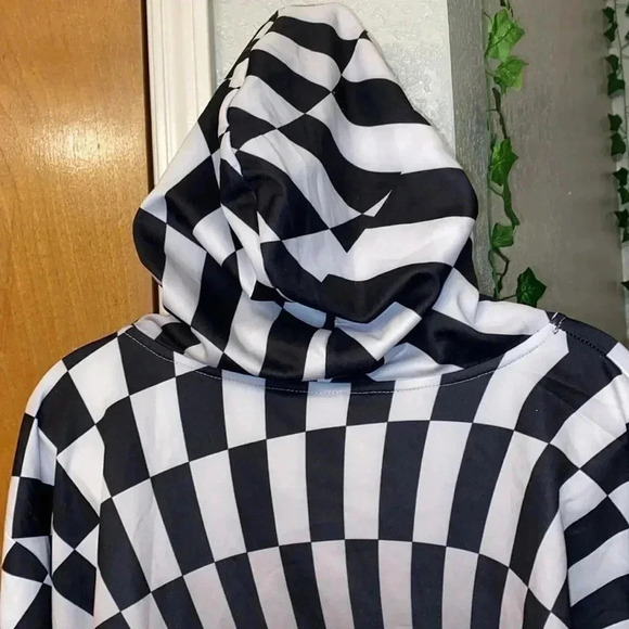 3D Optical Illusion Hoodie - Picture 2 of 6
